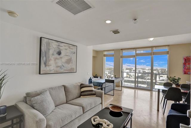 185 SW 7th St 1600, Miami, FL 33130