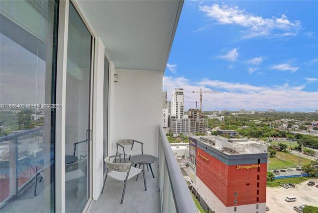 185 SW 7th St 1600, Miami, FL 33130