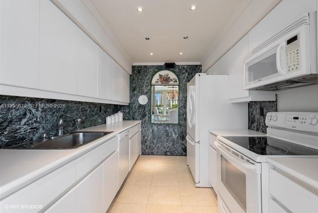 19707 Turnberry Way 4H, Aventura, FL 33180