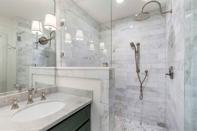 7119 Vivian Avenue, Dallas, TX 75223