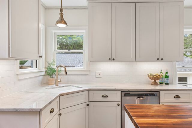 7119 Vivian Avenue, Dallas, TX 75223