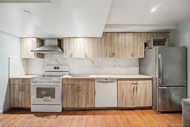 12-10 27th Avenue, Astoria, NY 11102