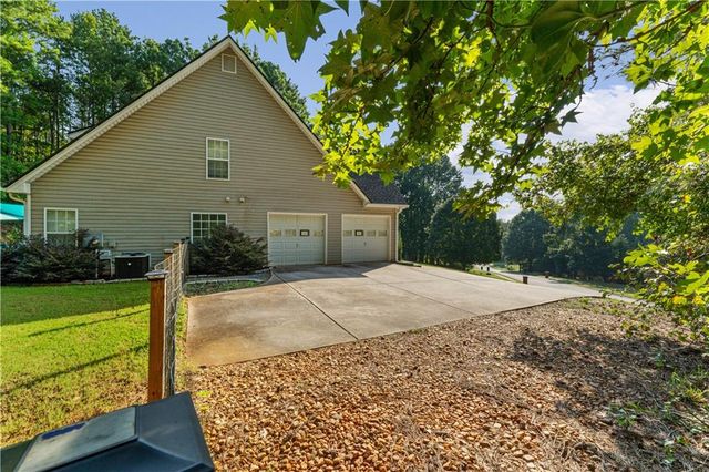 117 Walkers Pond Drive, Villa Rica, GA 30180
