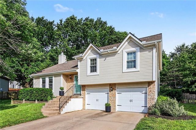 11634 Earnshaw Street, Overland Park, KS 66210