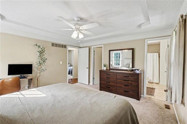 11634 Earnshaw Street, Overland Park, KS 66210