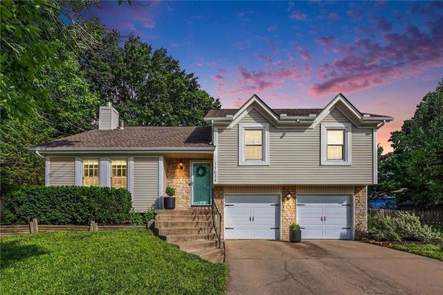 11634 Earnshaw Street, Overland Park, KS 66210