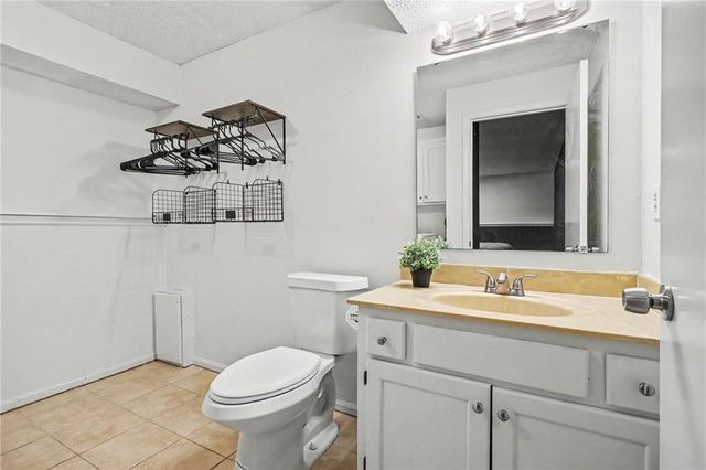 11634 Earnshaw Street, Overland Park, KS 66210