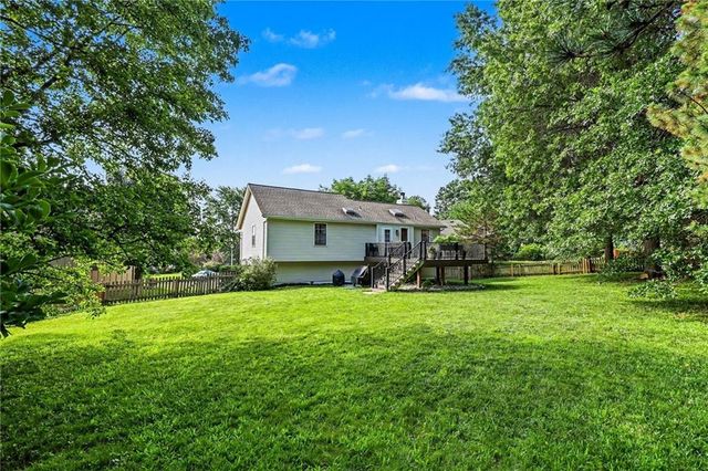 11634 Earnshaw Street, Overland Park, KS 66210
