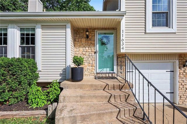 11634 Earnshaw Street, Overland Park, KS 66210