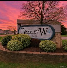 1 Berview Circle B, St Louis, MO 63129