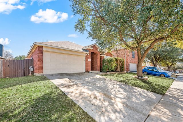 8116 Chamizal Drive, Fort Worth, TX 76137