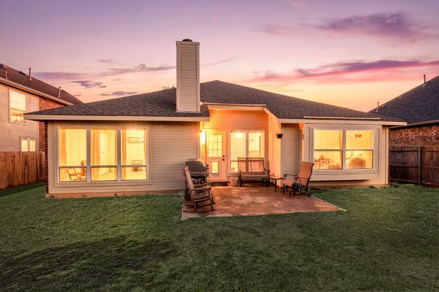 8116 Chamizal Drive, Fort Worth, TX 76137