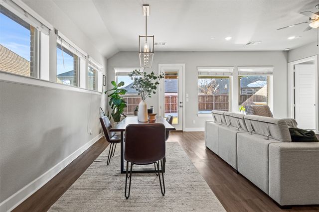 325 Foxthorne Way, Little Elm, TX 75068