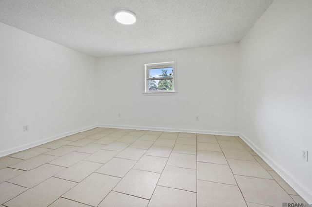 1434 Charing Cross Dr, Baton Rouge, LA 70810