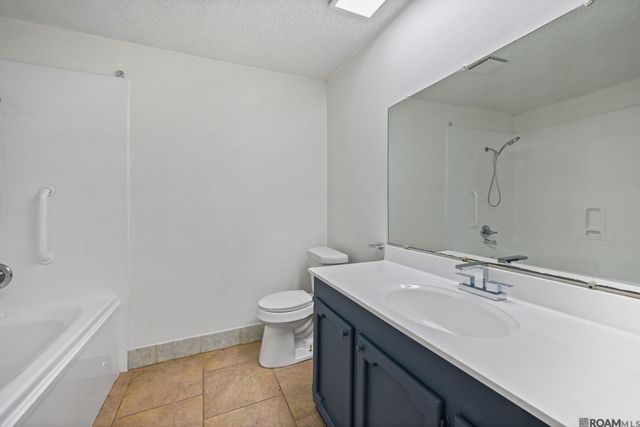 1434 Charing Cross Dr, Baton Rouge, LA 70810