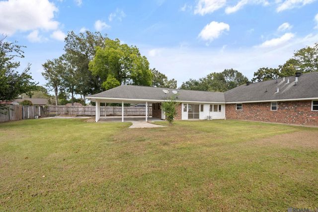 1434 Charing Cross Dr, Baton Rouge, LA 70810