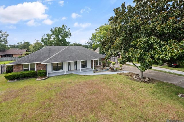 1434 Charing Cross Dr, Baton Rouge, LA 70810