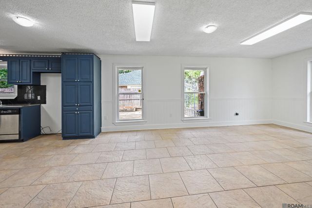 1434 Charing Cross Dr, Baton Rouge, LA 70810