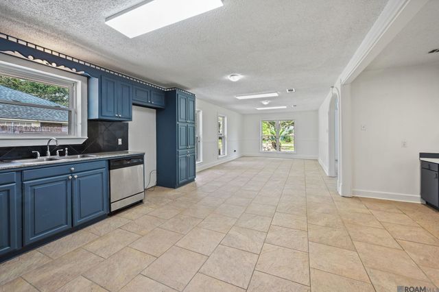1434 Charing Cross Dr, Baton Rouge, LA 70810