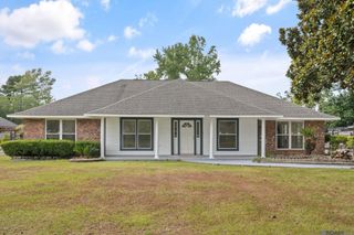 1434 Charing Cross Dr, Baton Rouge, LA 70810
