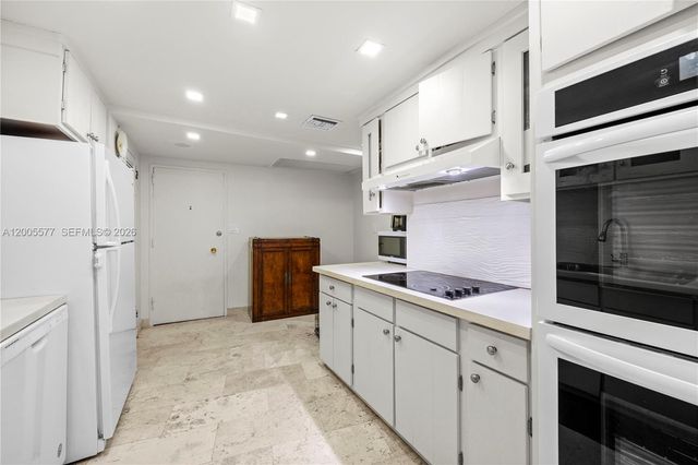 5255 Collins Ave 11A, Miami Beach, FL 33140