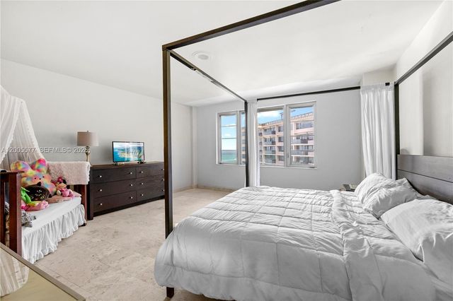 5255 Collins Ave 11A, Miami Beach, FL 33140