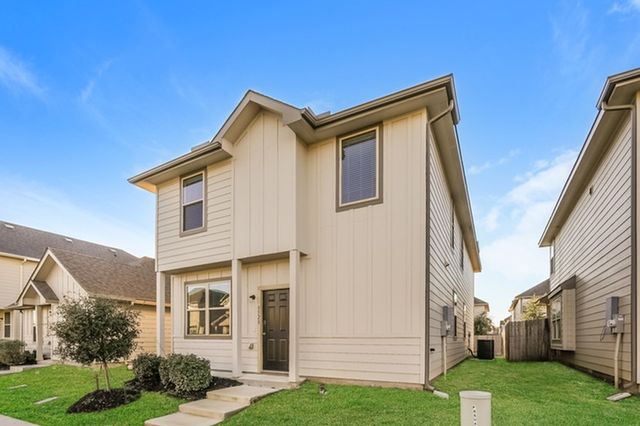 5520 Eagle Point Drive, Fort Worth, TX 76119