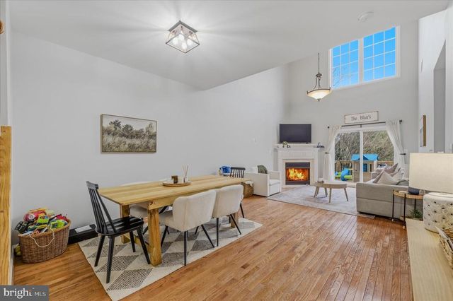 220 W RIDGE CT, Warrenton, VA 20186