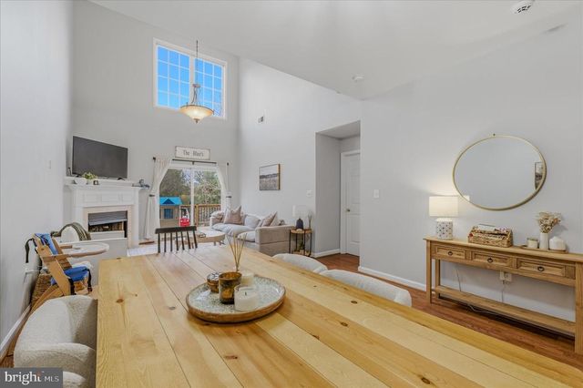 220 W RIDGE CT, Warrenton, VA 20186