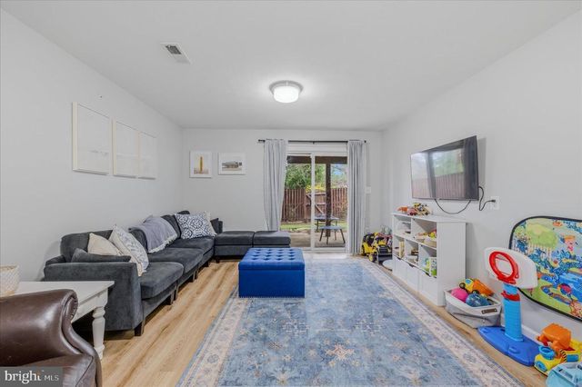 220 W RIDGE CT, Warrenton, VA 20186