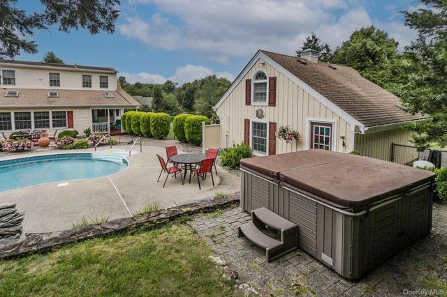 1 Cedar Hill Drive, Warwick, NY 10990