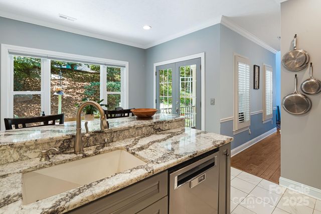 609 Carriage Commons Drive, Hendersonville, NC 28791