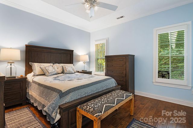 609 Carriage Commons Drive, Hendersonville, NC 28791
