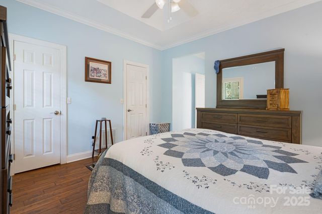 609 Carriage Commons Drive, Hendersonville, NC 28791