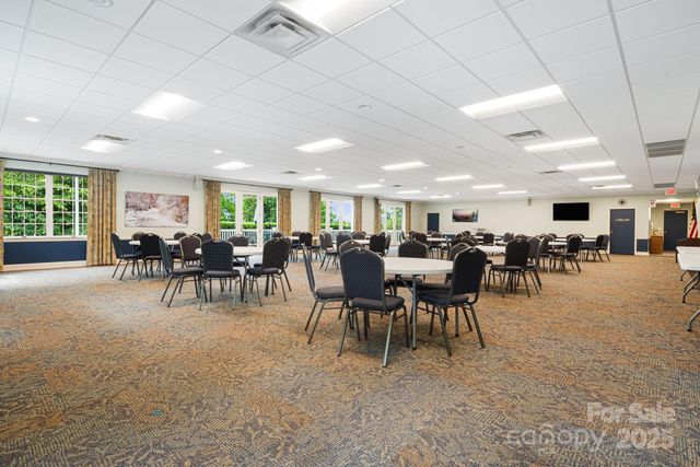 609 Carriage Commons Drive, Hendersonville, NC 28791