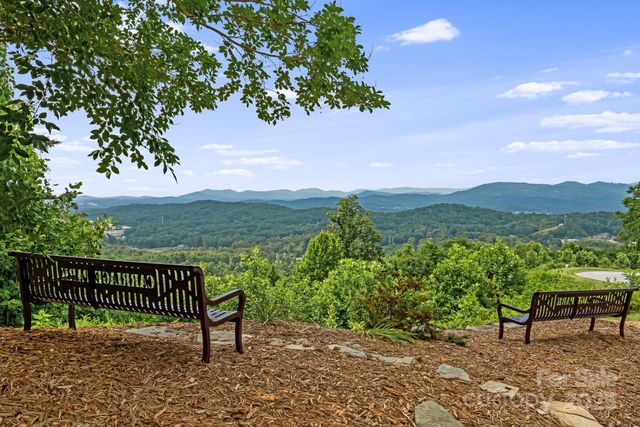 609 Carriage Commons Drive, Hendersonville, NC 28791