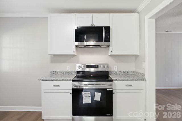 3123 Castle Avenue, Hickory, NC 28601