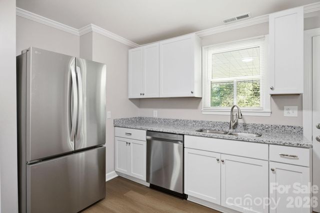 3123 Castle Avenue, Hickory, NC 28601
