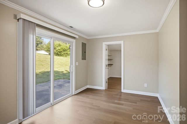 3123 Castle Avenue, Hickory, NC 28601