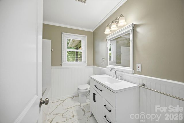 3123 Castle Avenue, Hickory, NC 28601