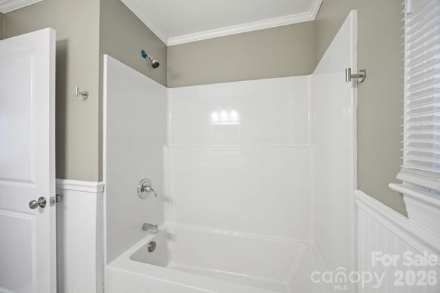 3123 Castle Avenue, Hickory, NC 28601