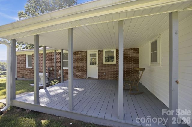 3123 Castle Avenue, Hickory, NC 28601