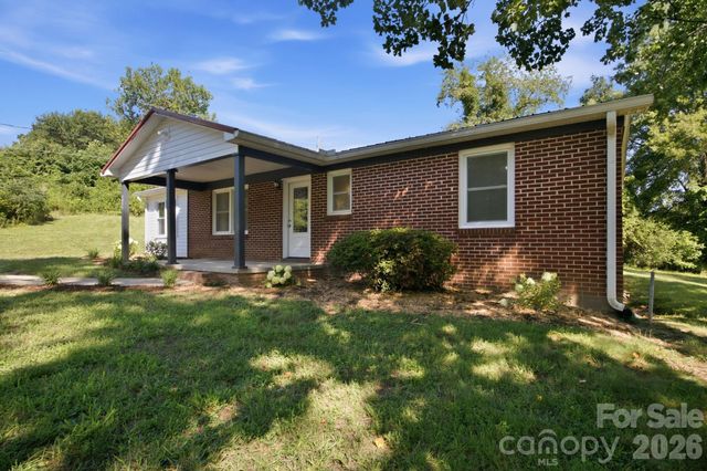 3123 Castle Avenue, Hickory, NC 28601