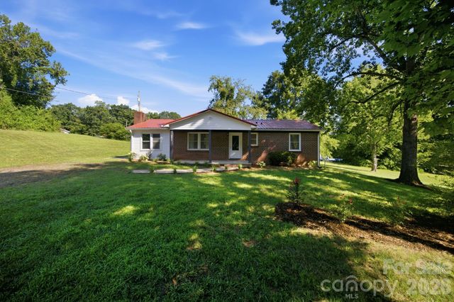 3123 Castle Avenue, Hickory, NC 28601