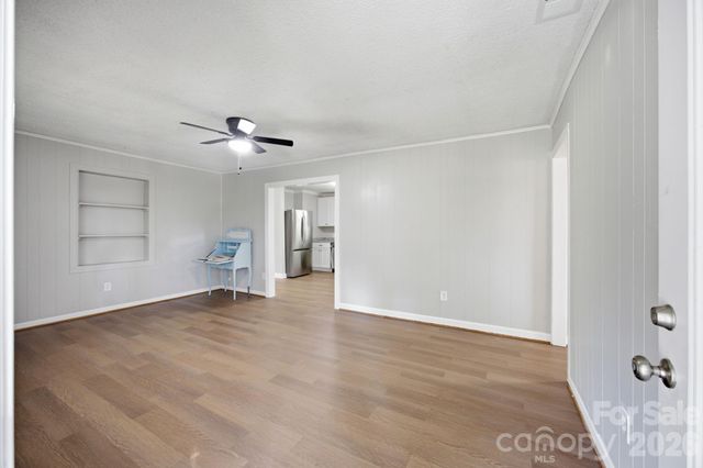 3123 Castle Avenue, Hickory, NC 28601