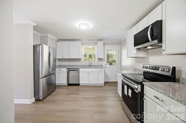 3123 Castle Avenue, Hickory, NC 28601