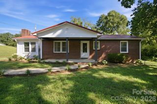 3123 Castle Avenue, Hickory, NC 28601