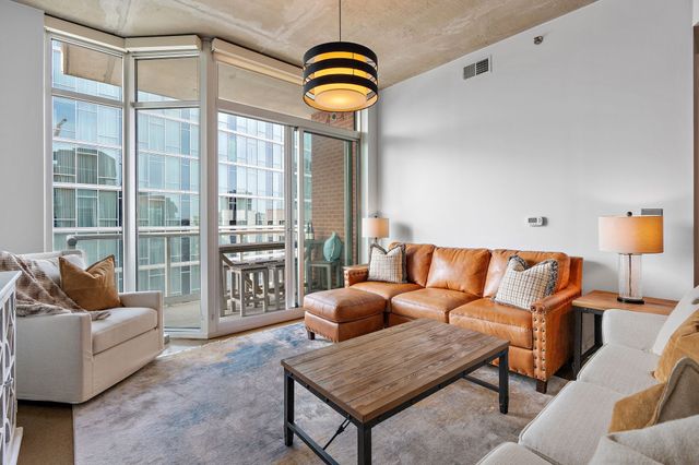 600 12th Ave S Apt 736, Nashville, TN 37203