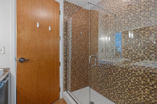 600 12th Ave S Apt 736, Nashville, TN 37203