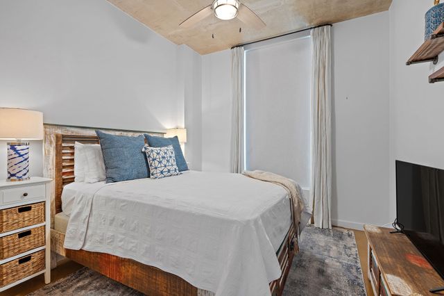 600 12th Ave S Apt 736, Nashville, TN 37203
